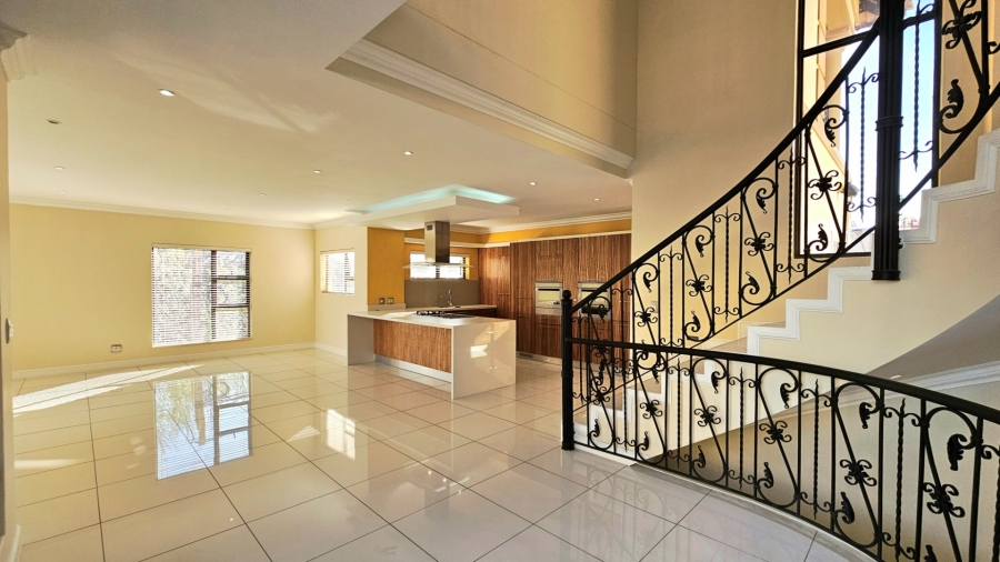 5 Bedroom Property for Sale in Kiepersol Free State